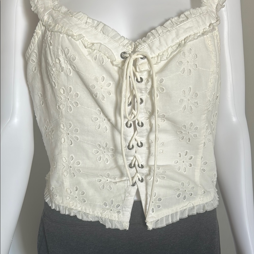 Urban Outfitters, Women’s Size Large White Eyelet floral Tank Top - Picture 4 of 7